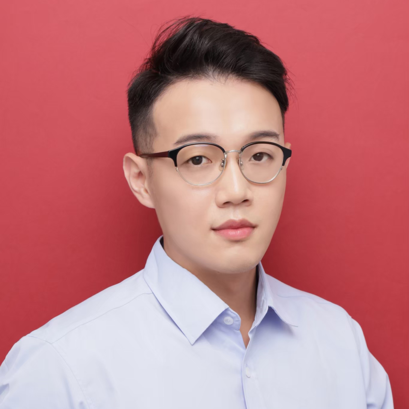 國泰金控數位規劃部 - Leo